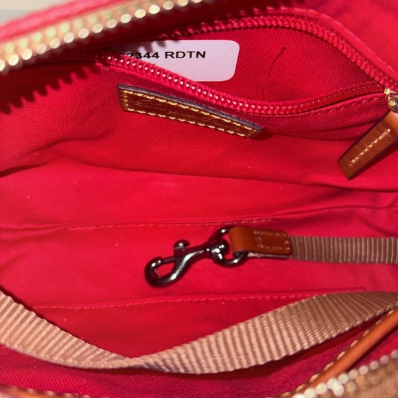 🆕 Dooney & Bourke Red Buffy Crossbody Bag - Picture 5 of 14